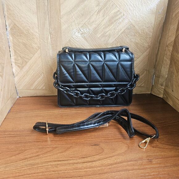 Brand New Black Quilted Crossbody Bag with Adjustable Strap - Picture 1 of 4